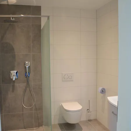 Mit Kueche Und 2 Einzelbetten, Duschbad, Parkplatz Und Ruhig Gelegen, Ada3 *